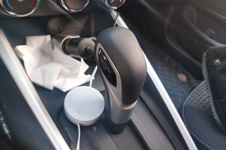 Used Chevrolet Cavalier 2020 325T Automatic Enjoyment Edition Gear Lever