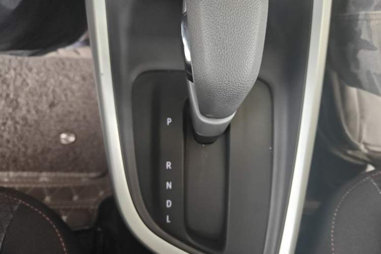 Used Chevrolet Cavalier 2020 Redline 325T Automatic Xinshang Edition China VI Standard Gear Lever