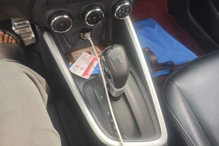 Used Chevrolet Cavalier 2020 325T Automatic Enjoyment Edition Gear Lever