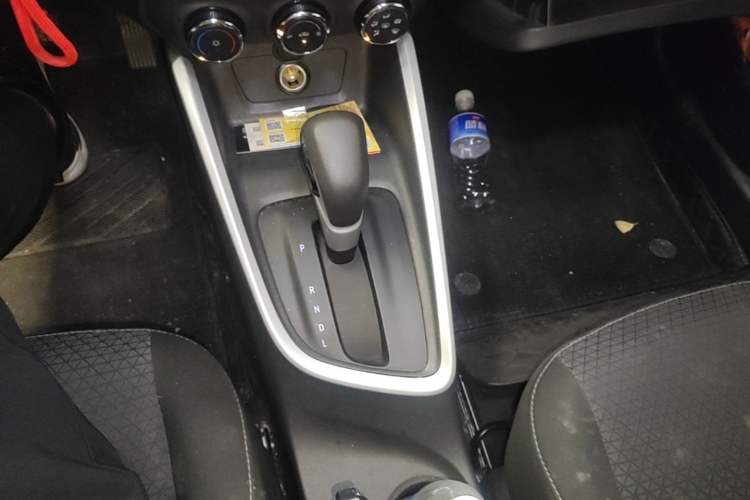 Used Chevrolet Cavalier 2020 325T Automatic Enjoyment Edition Gear Lever