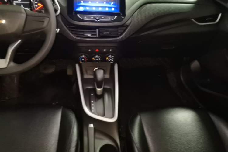 Used Chevrolet Cavalier 2020 325T Automatic Enjoyment Edition Gear Lever