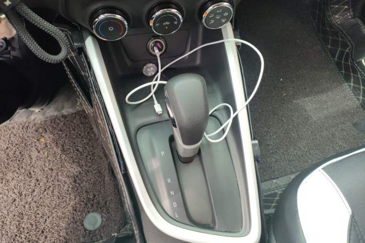 Used Chevrolet Cavalier 2020 325T Automatic Enjoyment Edition Gear Lever
