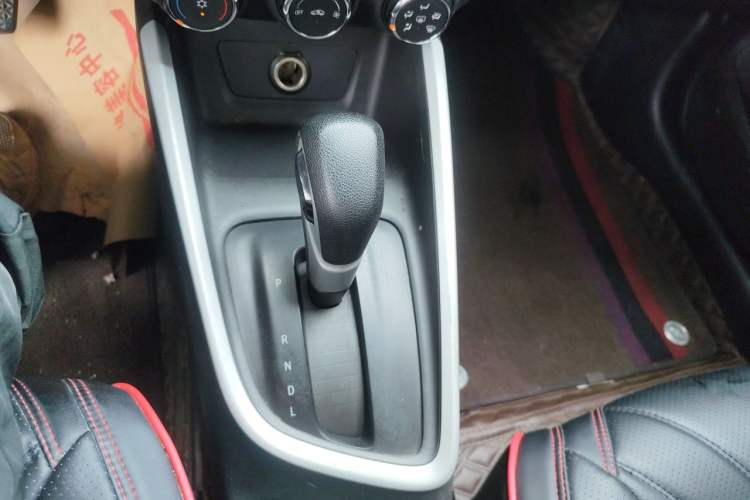 Used Chevrolet Cavalier 2020 325T Automatic Enjoyment Edition Gear Lever