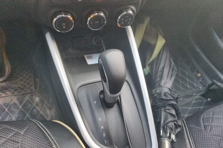 Used Chevrolet Cavalier 2020 Redline 325T Automatic Xinshang Edition Gear Lever