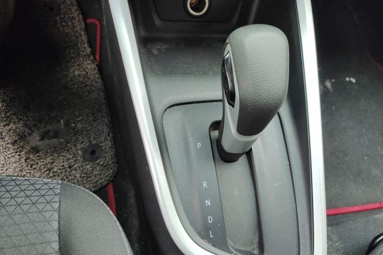 Used Chevrolet Cavalier 2020 325T Automatic Enjoyment Edition Gear Lever