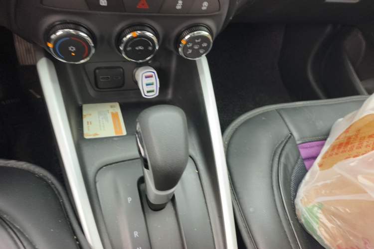 Used Chevrolet Cavalier 2020 Redline 325T Automatic Xinshang Edition Gear Lever