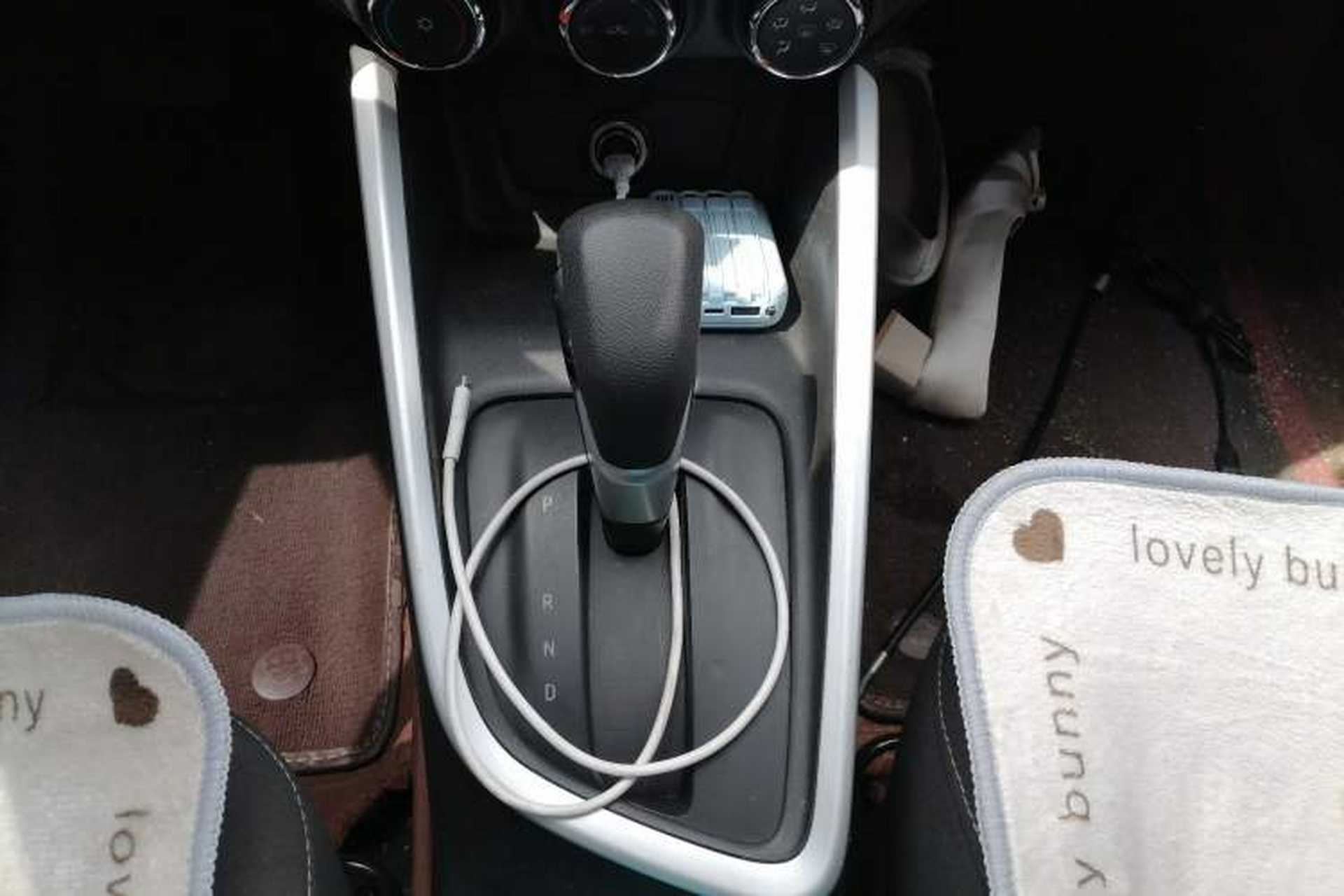 Used Chevrolet Cavalier 2020 325T Automatic Enjoyment Edition Gear Lever