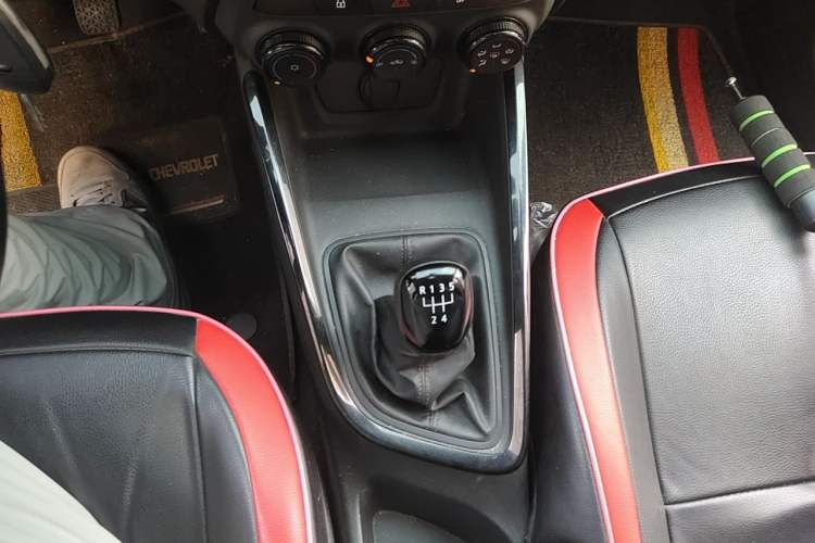 Used Chevrolet Cavalier 2020 320 Manual Enjoyment Edition Gear Lever