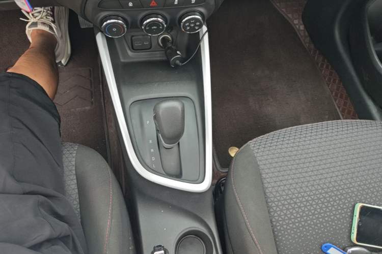 Used Chevrolet Cavalier 2020 Redline 325T Automatic Xinshang Edition Gear Lever