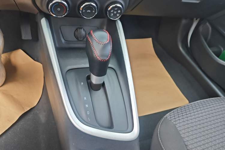 Used Chevrolet Cavalier 2020 325T Automatic Enjoyment Edition Gear Lever