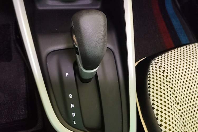 Used Chevrolet Cavalier 2020 325T Automatic Enjoyment Edition Gear Lever