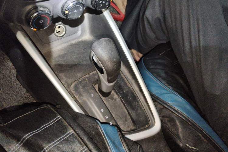Used Chevrolet Cavalier 2020 325T Automatic Enjoyment Edition Gear Lever