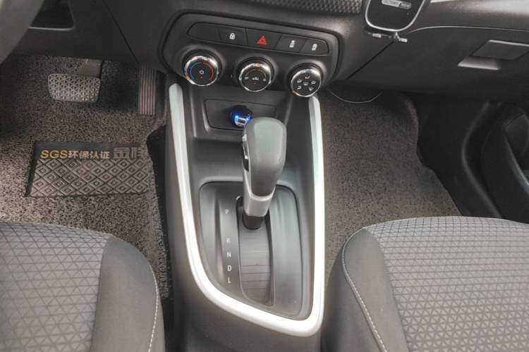 Used Chevrolet Cavalier 2020 325T Automatic Enjoyment Edition Gear Lever