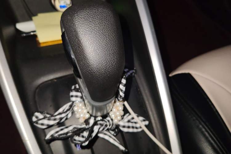 Used Chevrolet Cavalier 2020 325T Automatic Enjoyment Edition Gear Lever