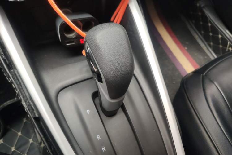 Used Chevrolet Cavalier 2020 325T Automatic Enjoyment Edition Gear Lever