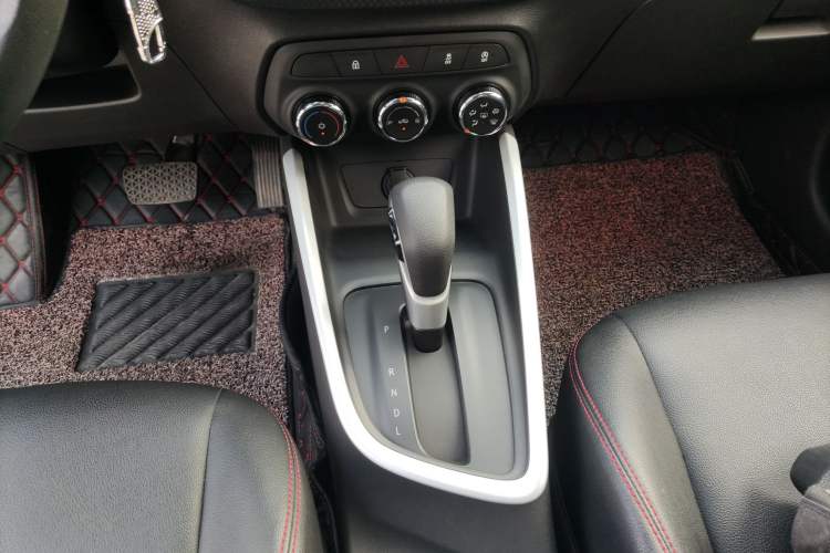 Used Chevrolet Cavalier 2020 325T Automatic Enjoyment Edition Gear Lever