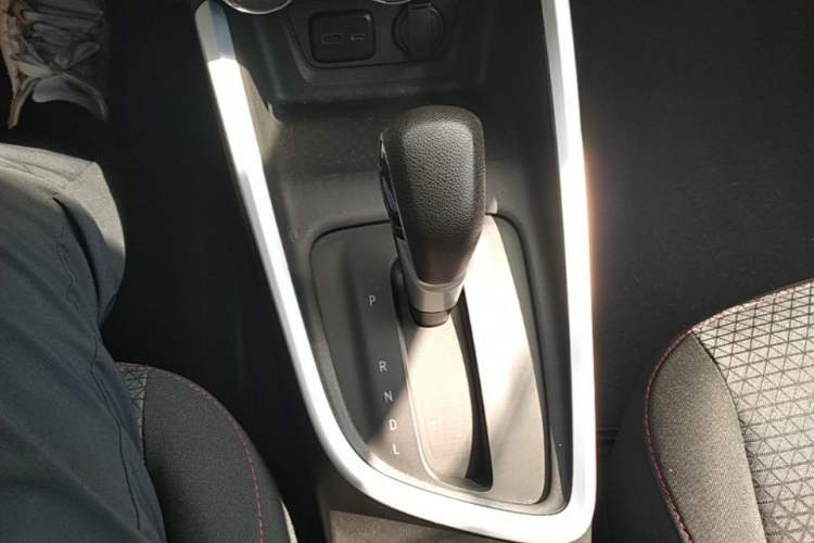 Used Chevrolet Cavalier 2020 Redline 325T Automatic Xinshang Edition Gear Lever