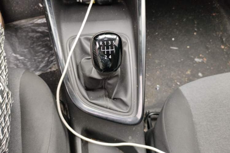 Used Chevrolet Cavalier 2020 320 Manual Enjoyment Edition Gear Lever