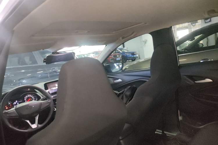 Used Chevrolet Cavalier 2020 Redline 325T Automatic Xinshang Edition China VI Standard Headliner