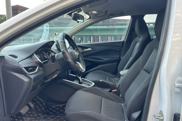 Used Chevrolet Cavalier 2020 325T Automatic Enjoyment Edition Interior 4