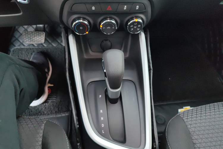 Used Chevrolet Cavalier 2020 325T Automatic Enjoyment Edition Interior 5