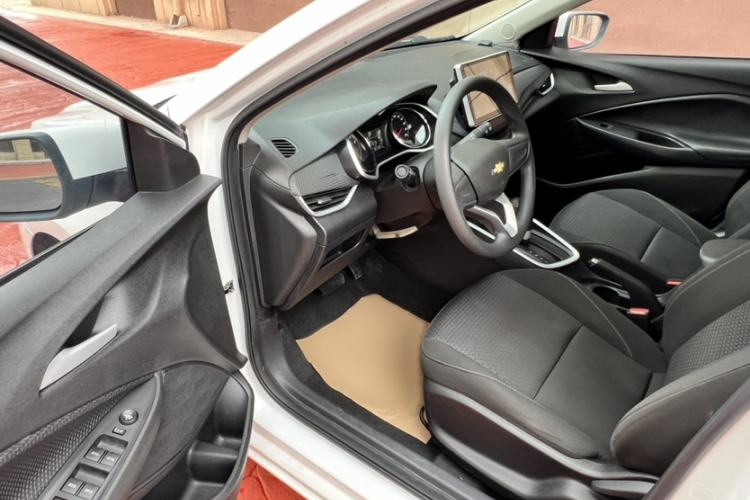 Used Chevrolet Cavalier 2020 325T Automatic Enjoyment Edition Interior 8