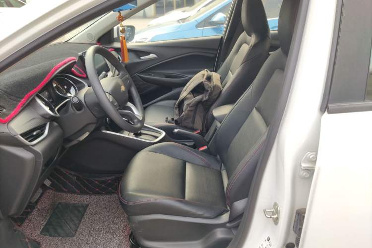 Used Chevrolet Cavalier 2020 325T Automatic Enjoyment Edition Left Front Seat