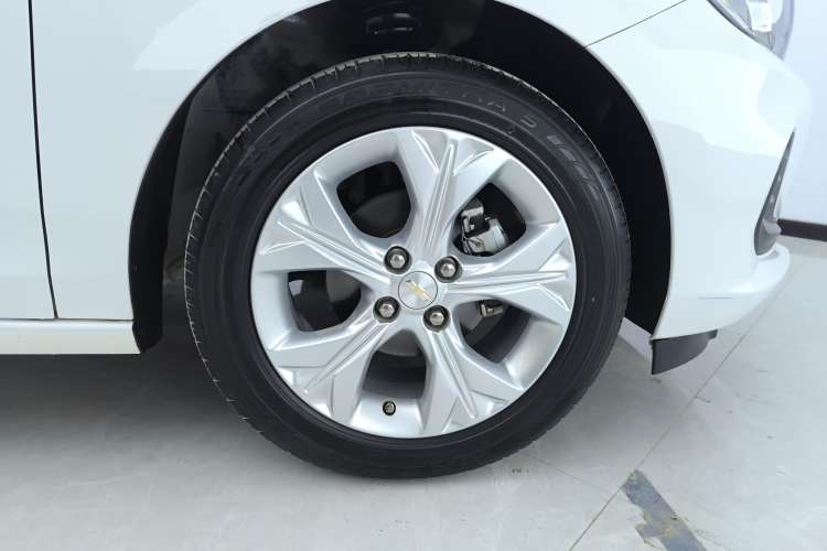 Used Chevrolet Cavalier 2020 325T Automatic Enjoyment Edition Left Front Wheel Hub