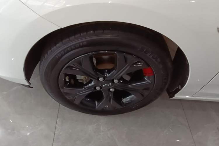 Used Chevrolet Cavalier 2020 Redline 325T Automatic Xinshang Edition Left Front Wheel Hub