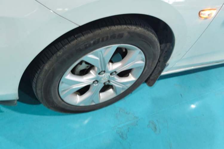 Used Chevrolet Cavalier 2020 325T Automatic Enjoyment Edition Left Front Wheel Hub