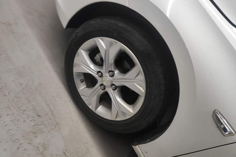 Used Chevrolet Cavalier 2020 325T Automatic Enjoyment Edition Left Front Wheel Hub