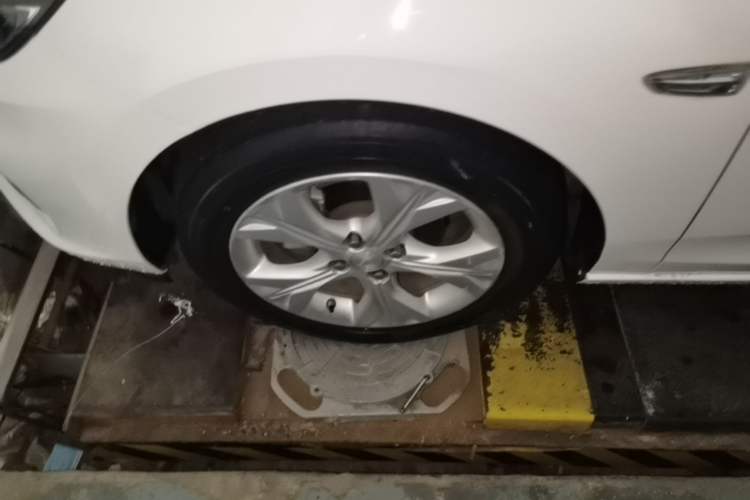 Used Chevrolet Cavalier 2020 325T Automatic Enjoyment Edition Left Front Wheel Hub