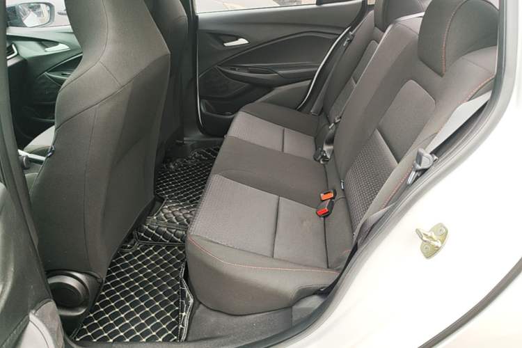 Used Chevrolet Cavalier 2020 Redline 325T Automatic Xinshang Edition China VI Standard Left Rear Seat