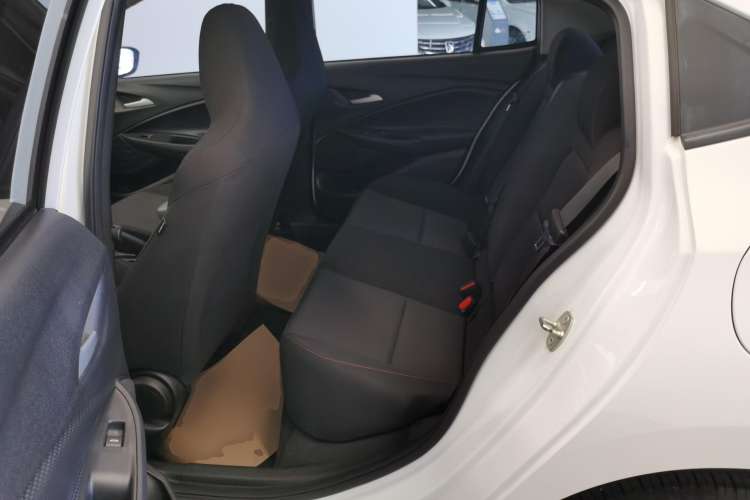 Used Chevrolet Cavalier 2020 Redline 325T Automatic Xinshang Edition China VI Standard Left Rear Seat