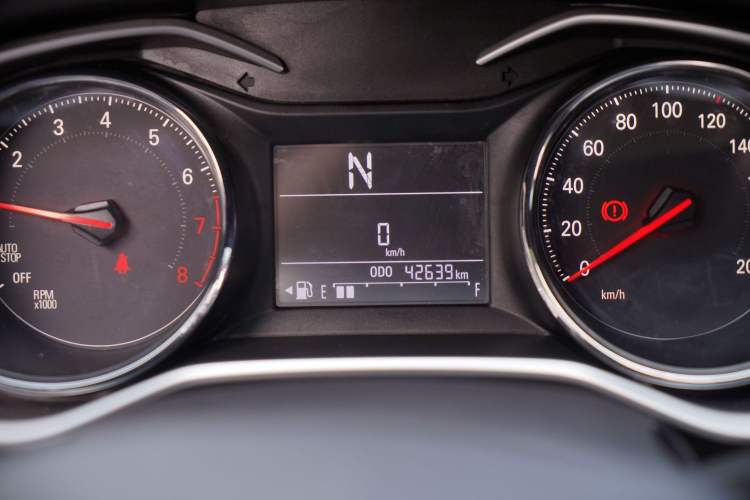 Used Chevrolet Cavalier 2020 325T Automatic Enjoyment Edition Odometer Close Up