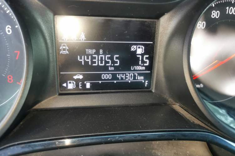 Used Chevrolet Cavalier 2020 320 Manual Enjoyment Edition Odometer Close Up