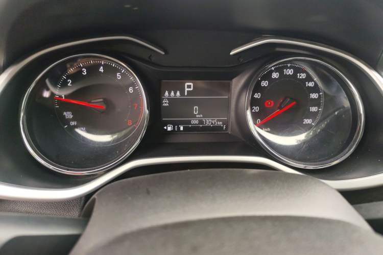 Used Chevrolet Cavalier 2020 325T Automatic Enjoyment Edition Odometer Close Up