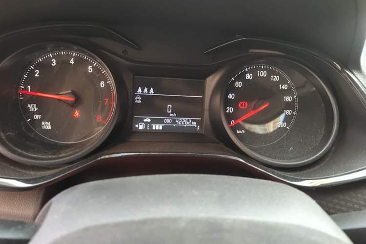 Used Chevrolet Cavalier 2020 320 Manual Enjoyment Edition Odometer Close Up