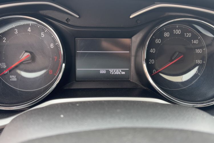 Used Chevrolet Cavalier 2020 325T Automatic Enjoyment Edition Odometer Close Up
