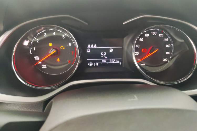 Used Chevrolet Cavalier 2020 320 Manual Xindong Edition Odometer Close Up
