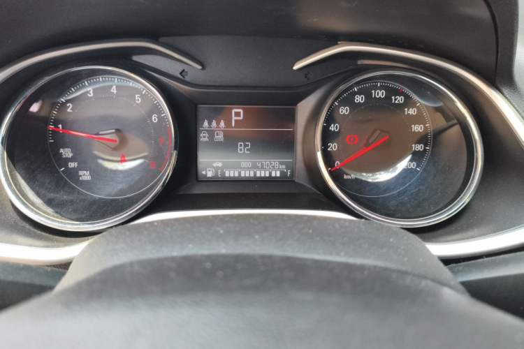 Used Chevrolet Cavalier 2020 325T Automatic Enjoyment Edition Odometer Close Up