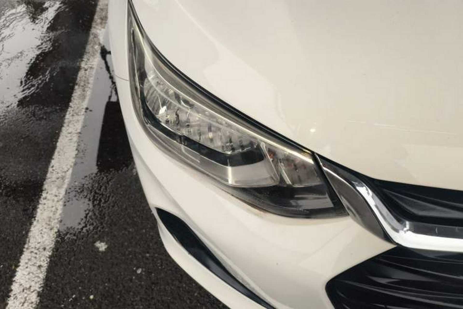 Used Chevrolet Cavalier 2020 325T Automatic Enjoyment Edition Right Front Headlight