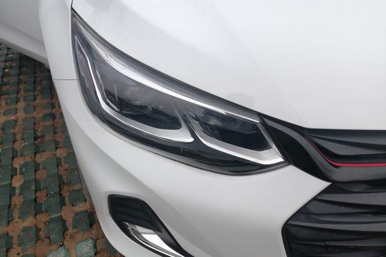 Used Chevrolet Cavalier 2020 Redline 325T Automatic Xinshang Edition Right Front Headlight