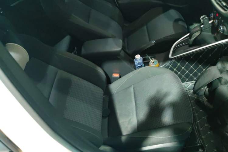 Used Chevrolet Cavalier 2020 325T Automatic Enjoyment Edition Right Front Seat