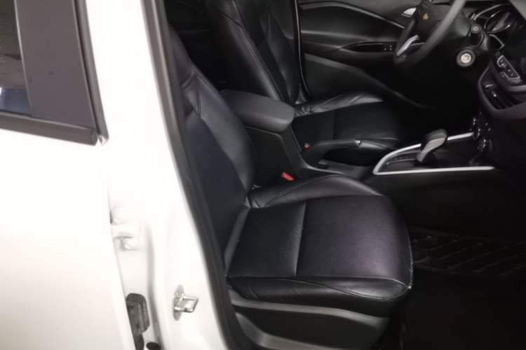 Used Chevrolet Cavalier 2020 325T Automatic Enjoyment Edition Right Front Seat
