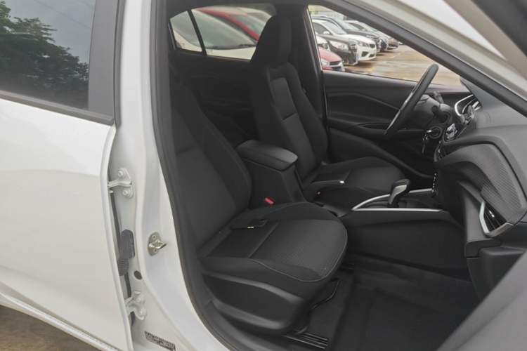 Used Chevrolet Cavalier 2020 325T Automatic Enjoyment Edition Right Front Seat