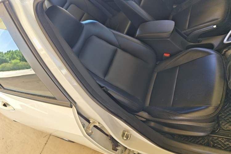 Used Chevrolet Cavalier 2020 325T Automatic Enjoyment Edition Right Front Seat