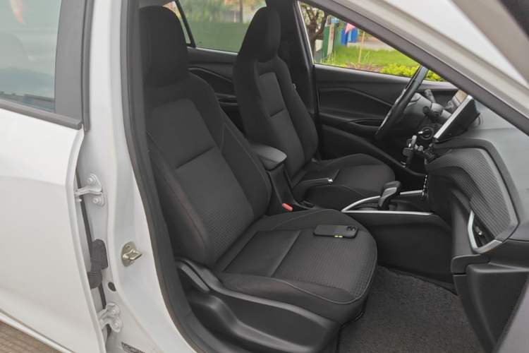 Used Chevrolet Cavalier 2020 325T Automatic Enjoyment Edition Right Front Seat