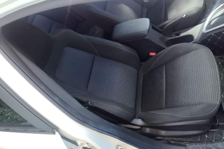 Used Chevrolet Cavalier 2020 325T Automatic Enjoyment Edition Right Front Seat