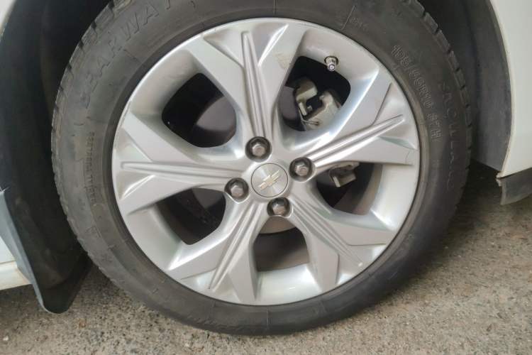 Used Chevrolet Cavalier 2020 325T Automatic Enjoyment Edition Right Front Wheel Hub